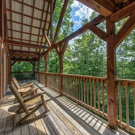 A Bearz Haven Cabin
